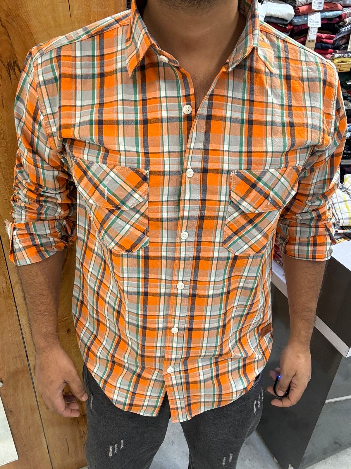 Double Pocket Checked Shirt (L) ED1095